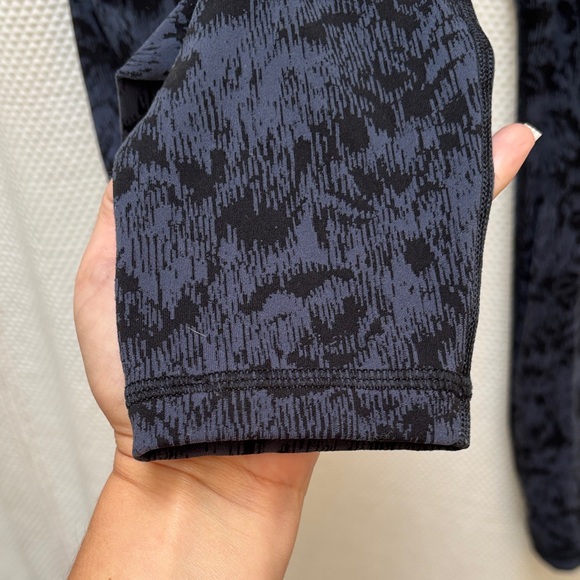Athleta Navy and Black Elation Textured Tights - Picture 5 of 8